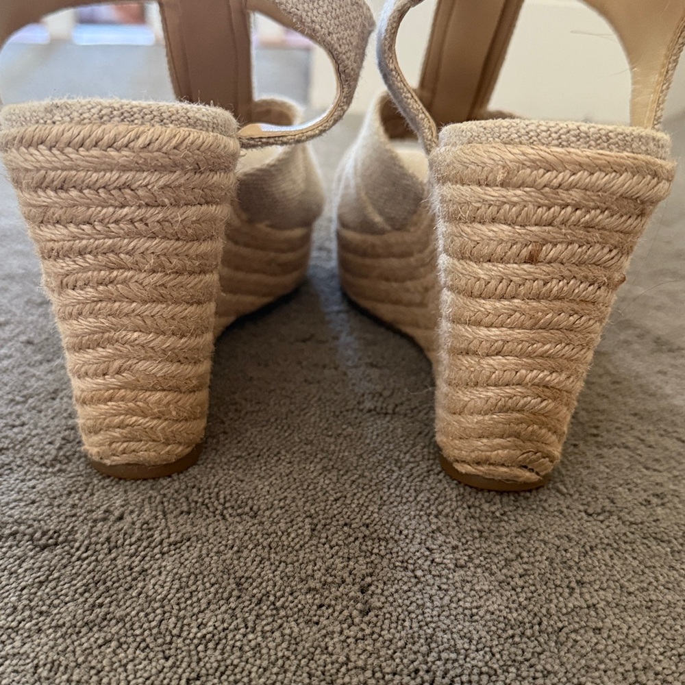 Michael Kors Crème Wedges - Picture 8 of 10